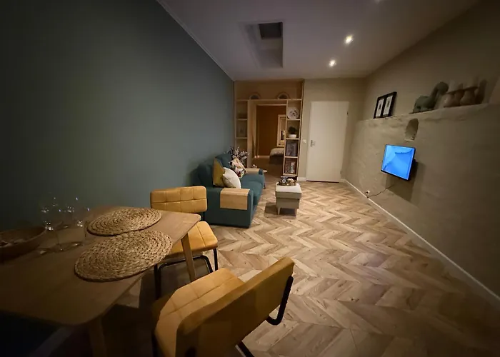 Cozy In The Centre Of *